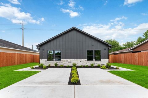 Photo of 9514 Ashville Drive, Houston, TX 77051 (MLS # 31718045) Photo of 9514 Ashville Drive, Houston, TX 77051 (MLS # 31718045)