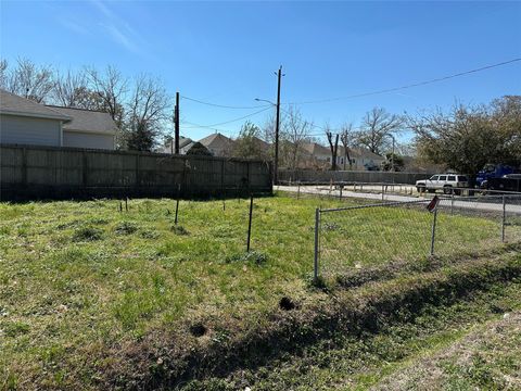 797 Davidson Street Houston TX 77091