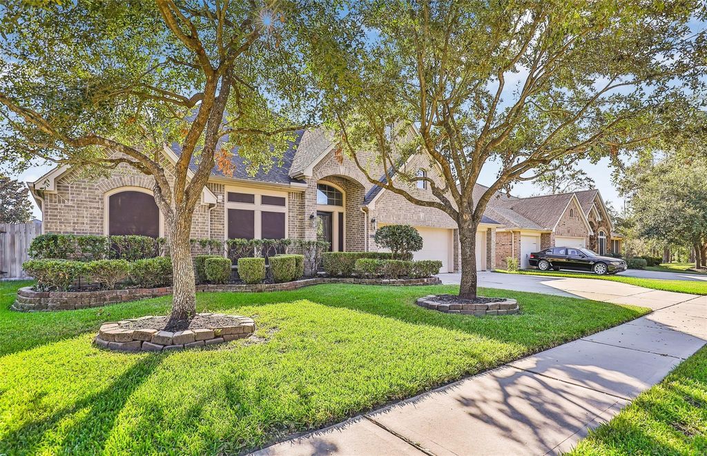 Photo of 13722 Playa Lucia Court, Houston, TX 77044 (MLS # 15981103)