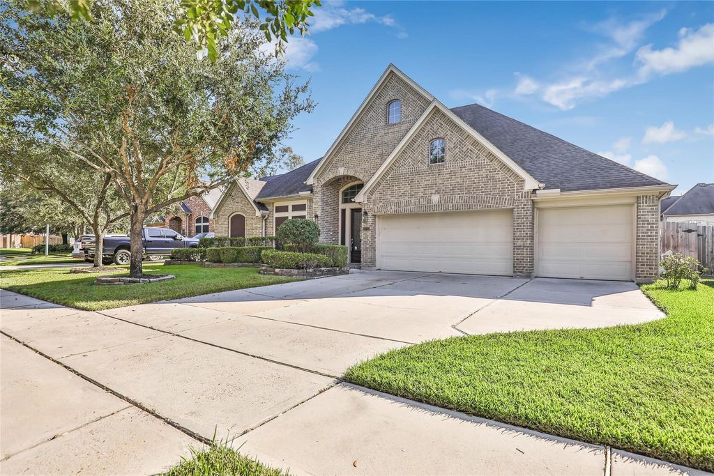 Photo of 13722 Playa Lucia Court, Houston, TX 77044 (MLS # 15981103)