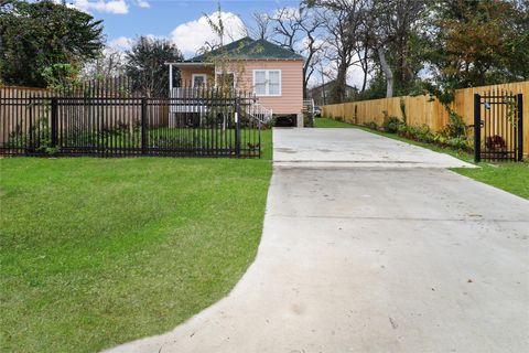 Photo of 4621 Wiley Road, Houston, TX 77093 (MLS # 43275385)