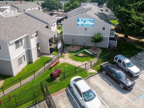 Photo of 15100 Golden Eagle Drive #506, Humble, TX 77396 (MLS # 92716213)