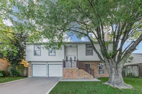 Photo of 8622 Connaught Garden Drive, Houston, TX 77083 (MLS # 65145167)
