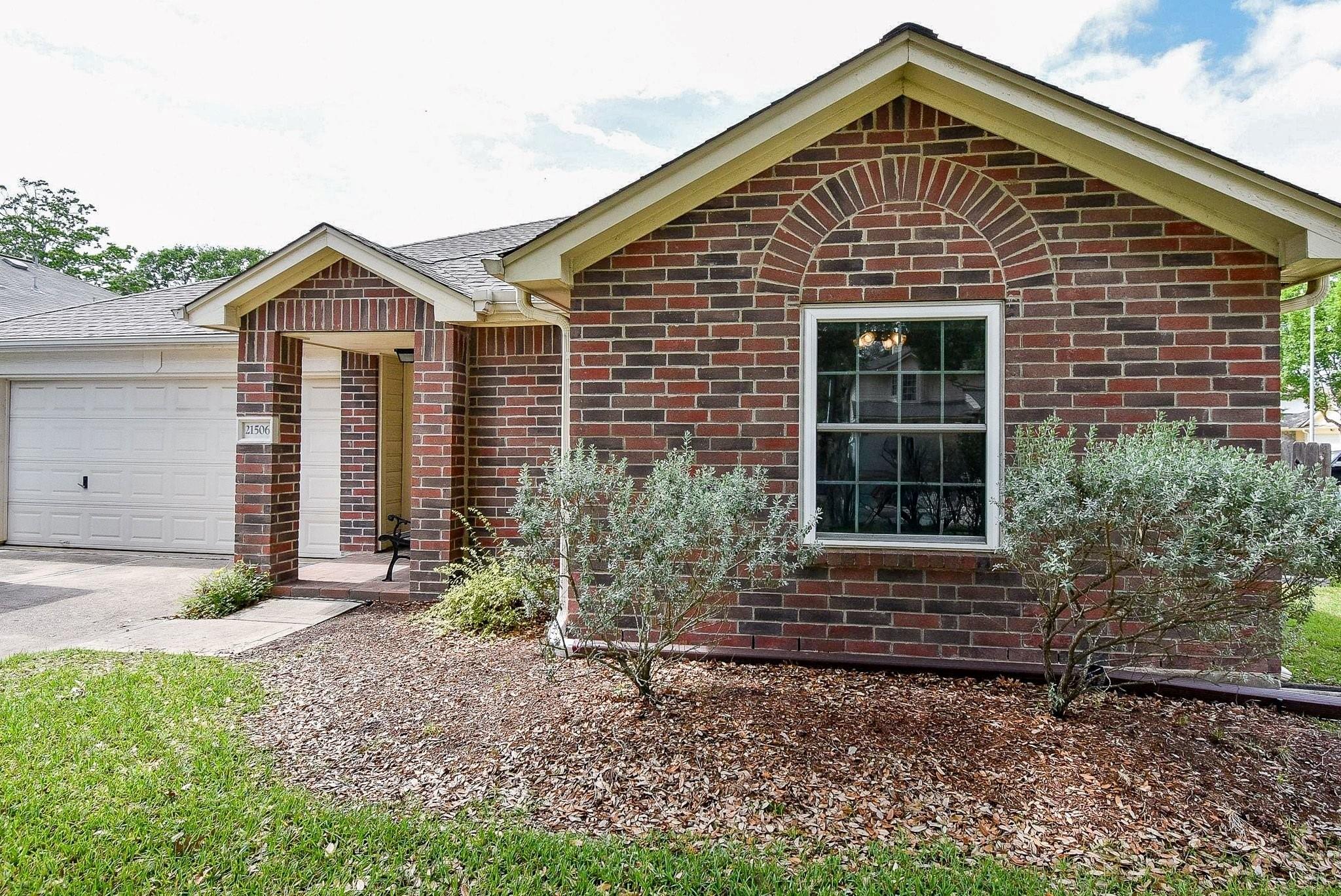 21506 Bridgewater Pointe