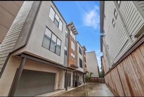 Photo of 941 W 21st Street #D, Houston, TX 77008 (MLS # 29946364)