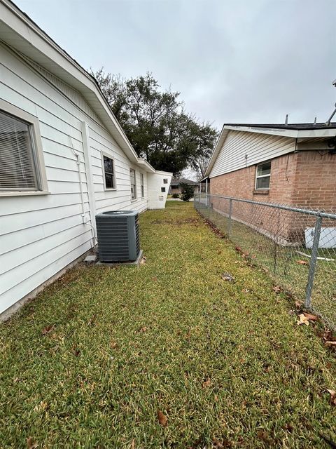 Tiny photo for 12414 Ledger Lane, Houston, TX 77015 (MLS # 56963949)