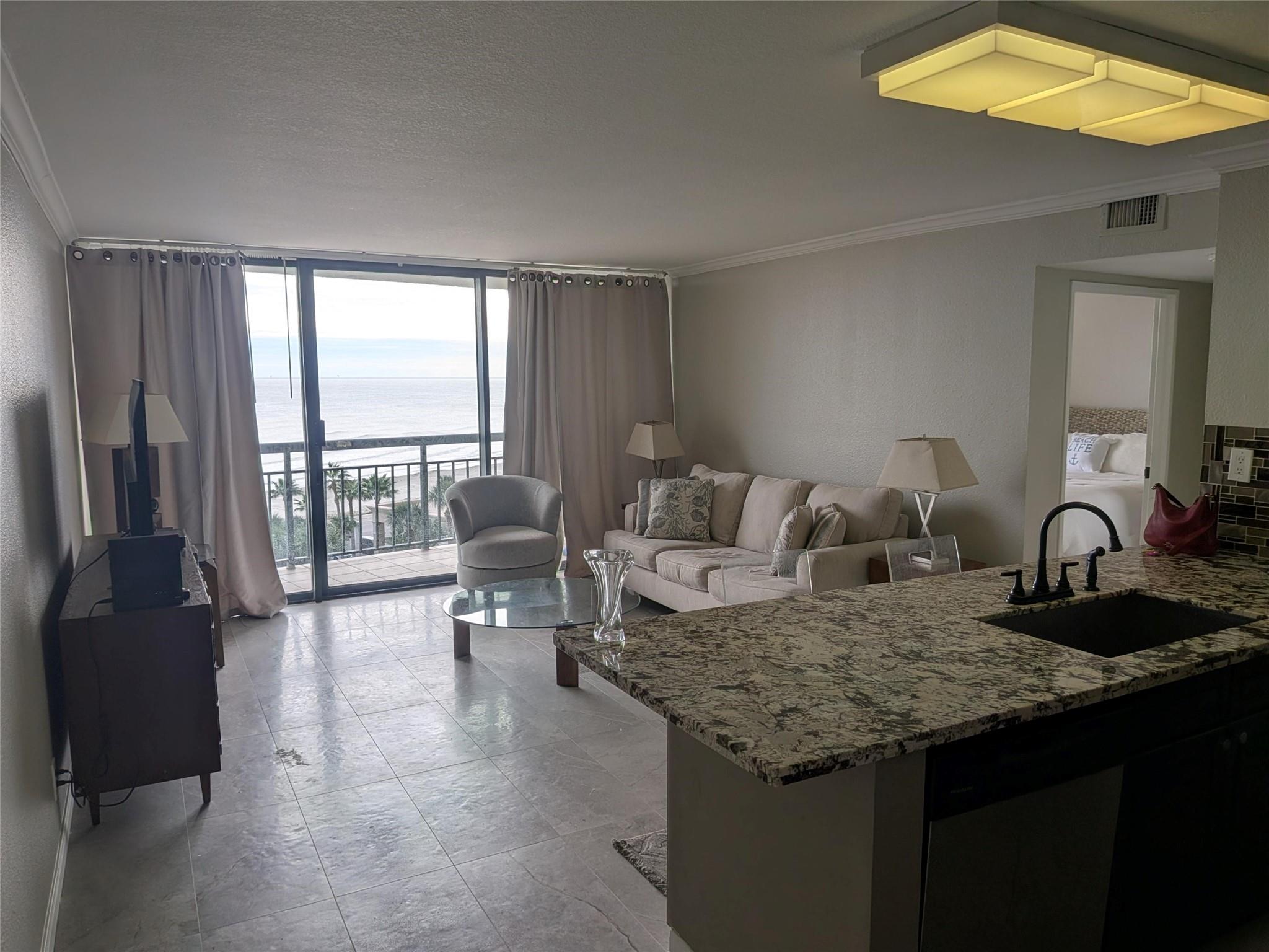 5220 Seawall Boulevard 834