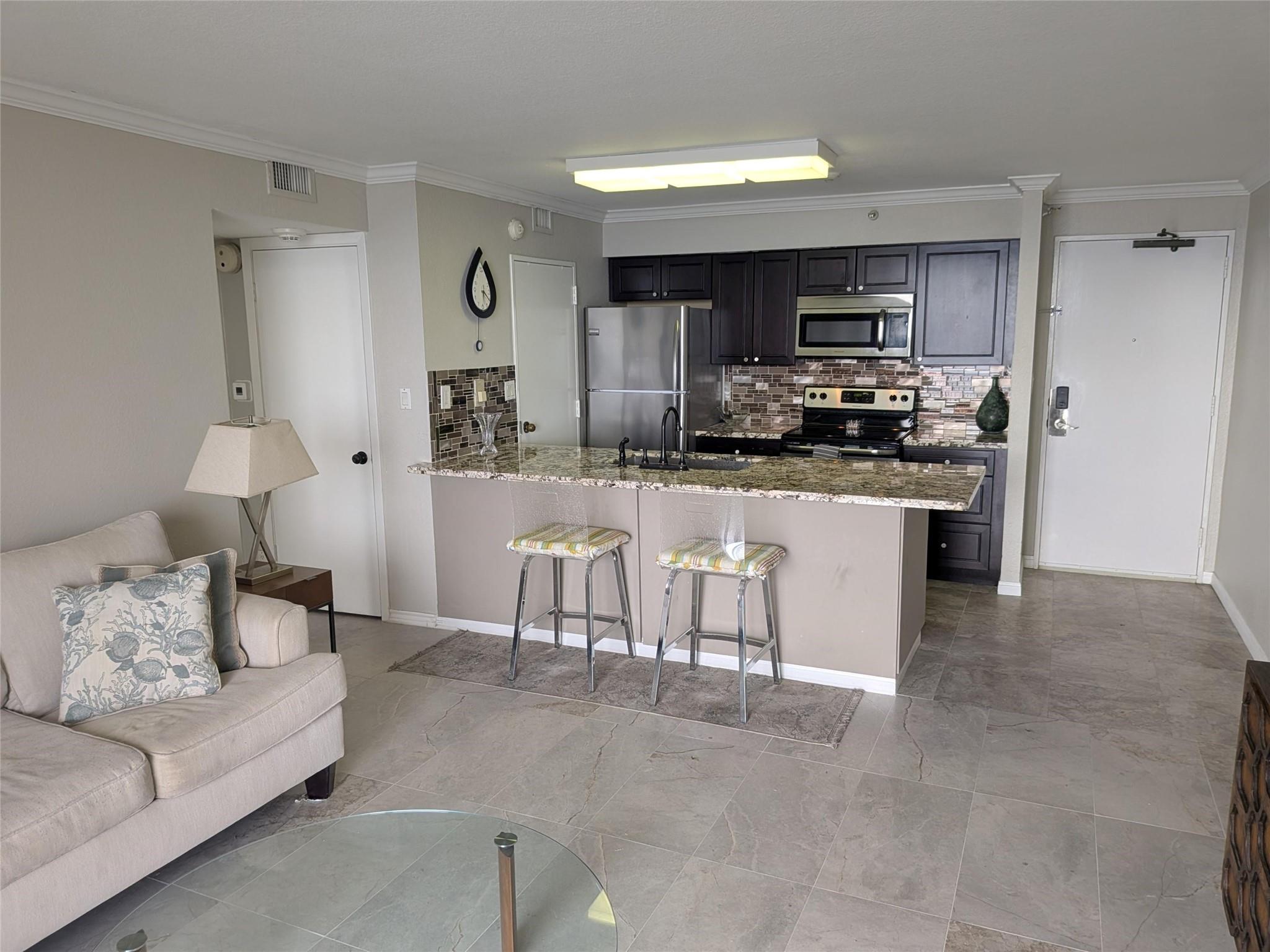 5220 Seawall Boulevard 834