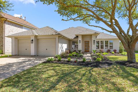 Photo of 1489 Garden Lakes Drive, Friendswood, TX 77546 (MLS # 19099839)
