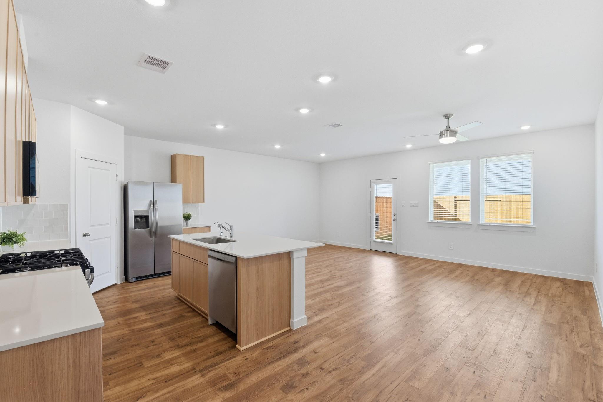 3534 Blue Mockingbird Street