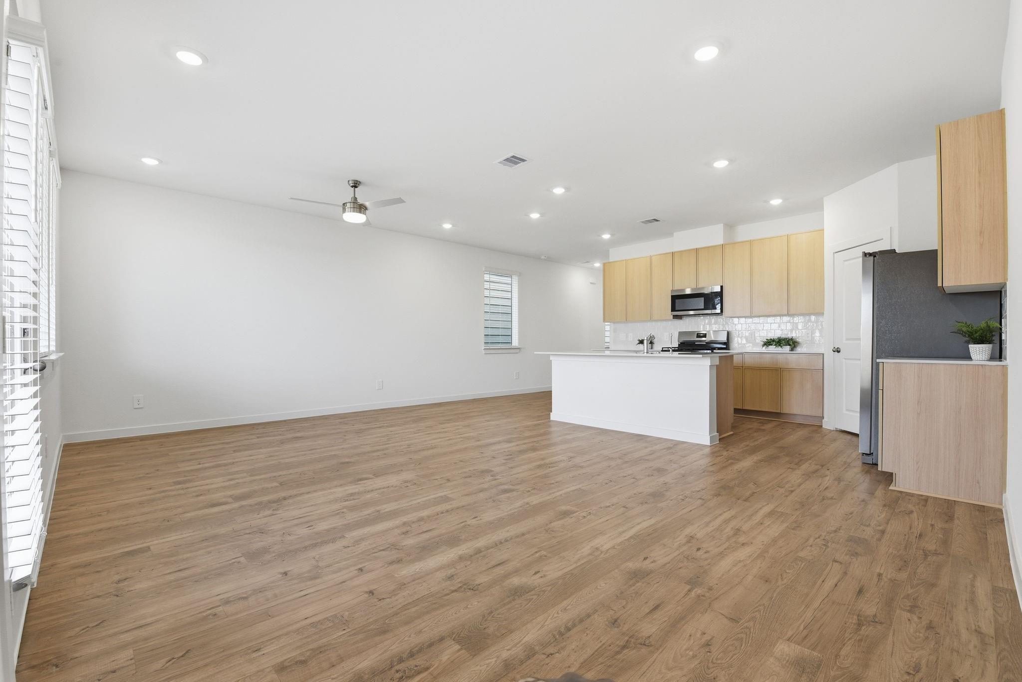 3534 Blue Mockingbird Street