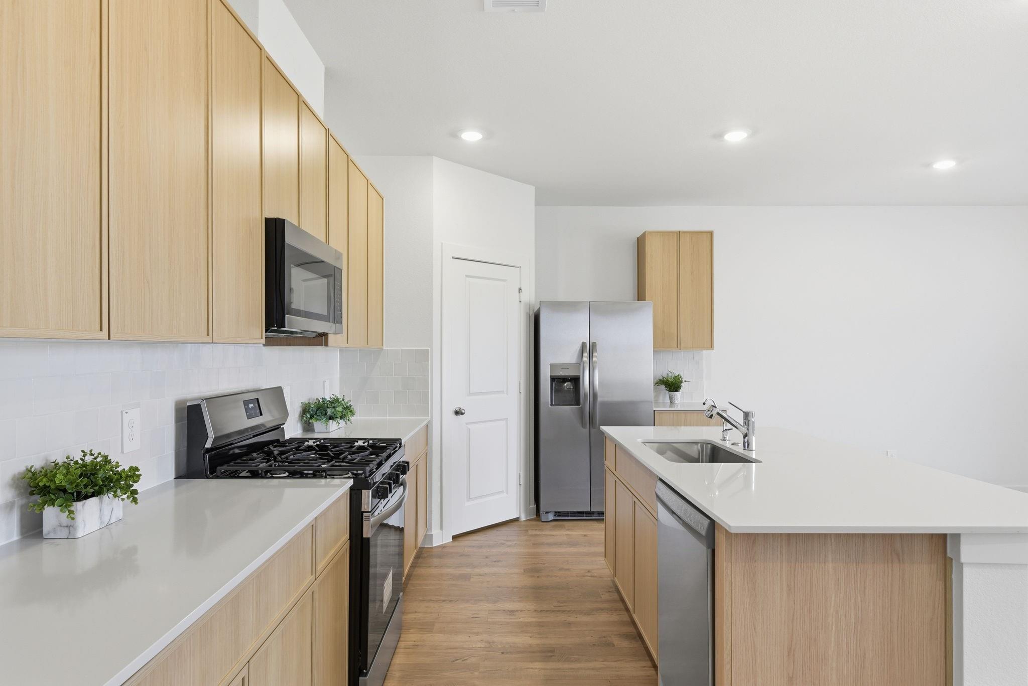 3534 Blue Mockingbird Street