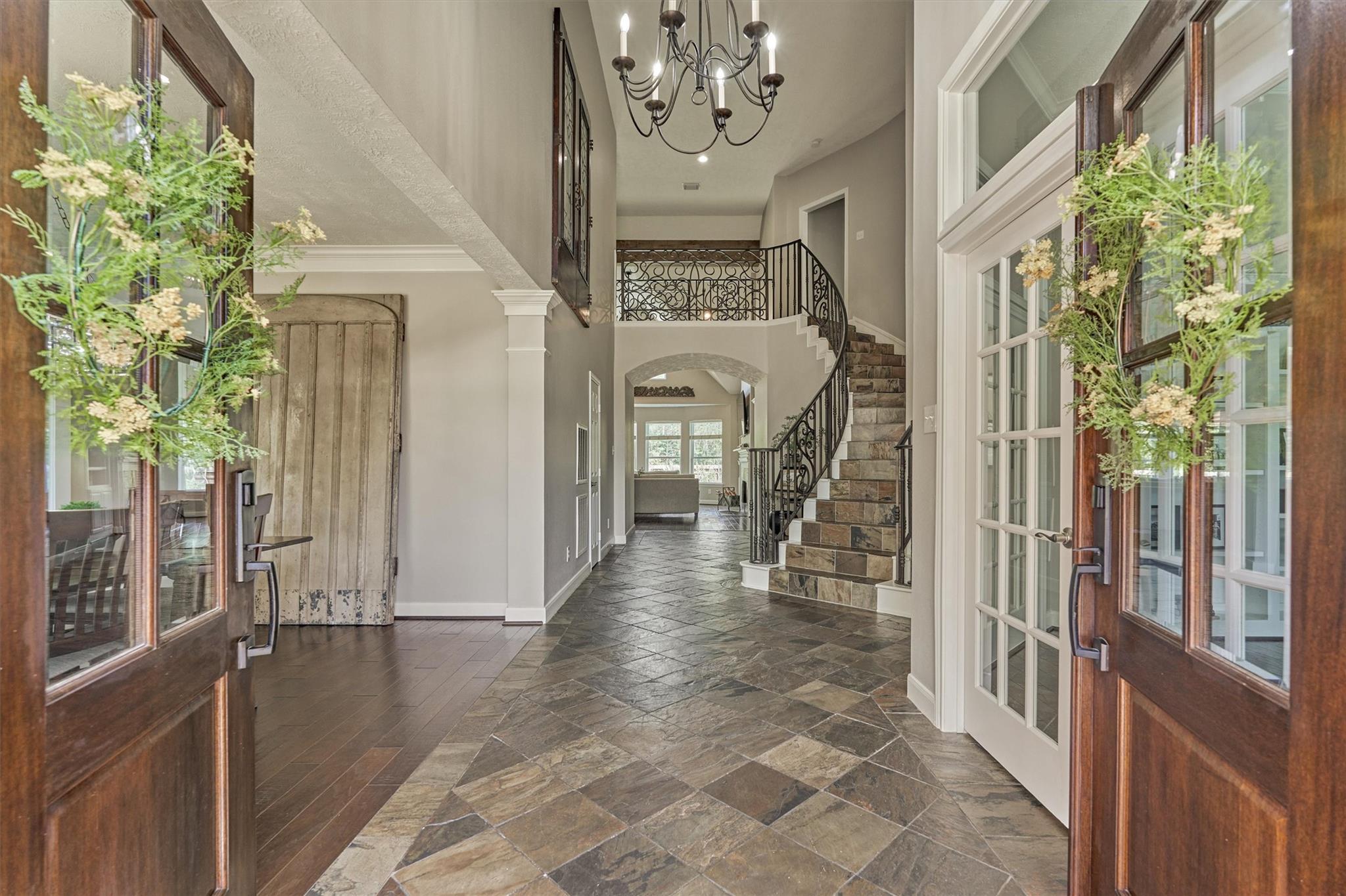 170 N Hazelcrest Circle