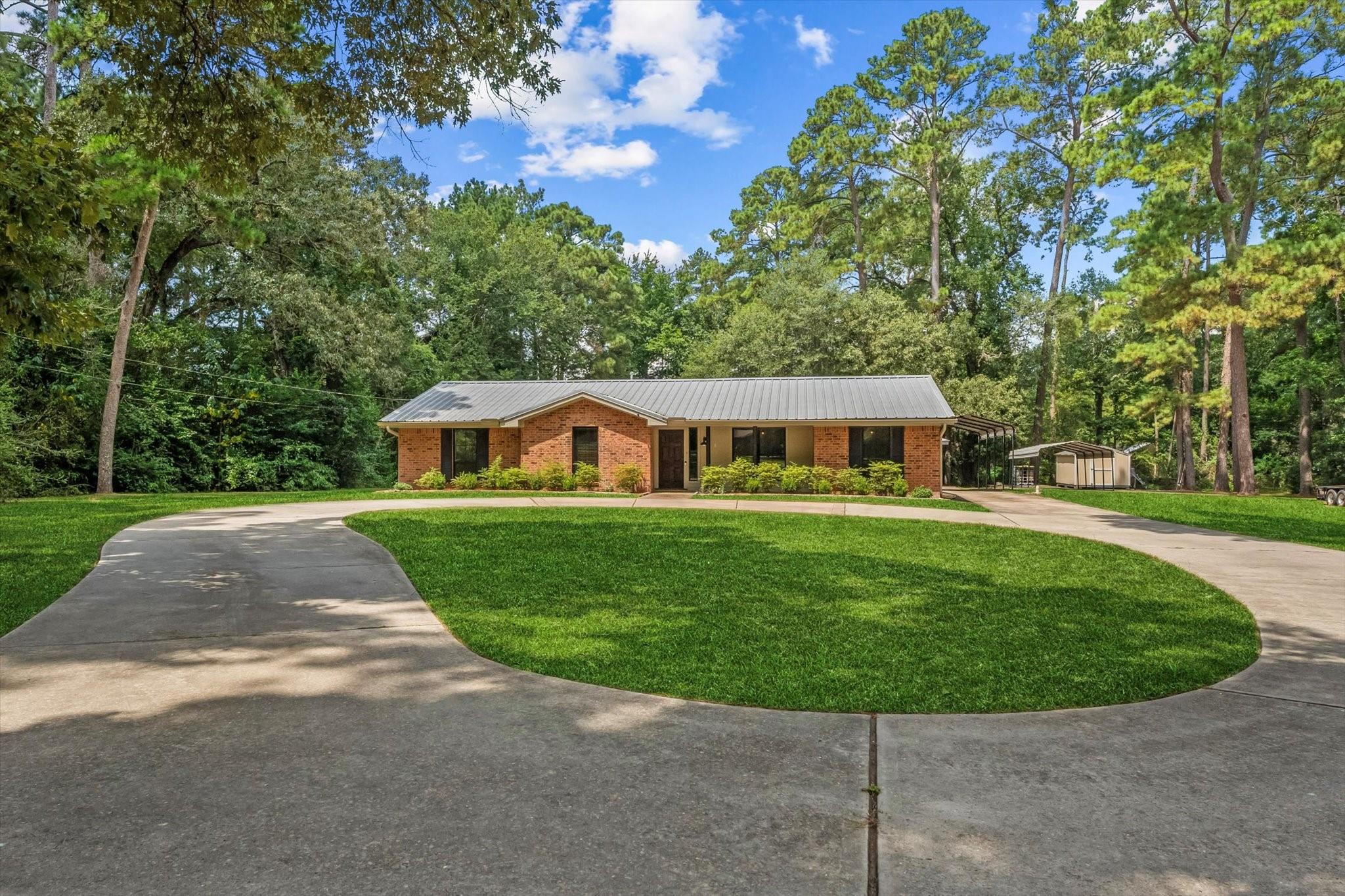 126 Lakeshore Drive