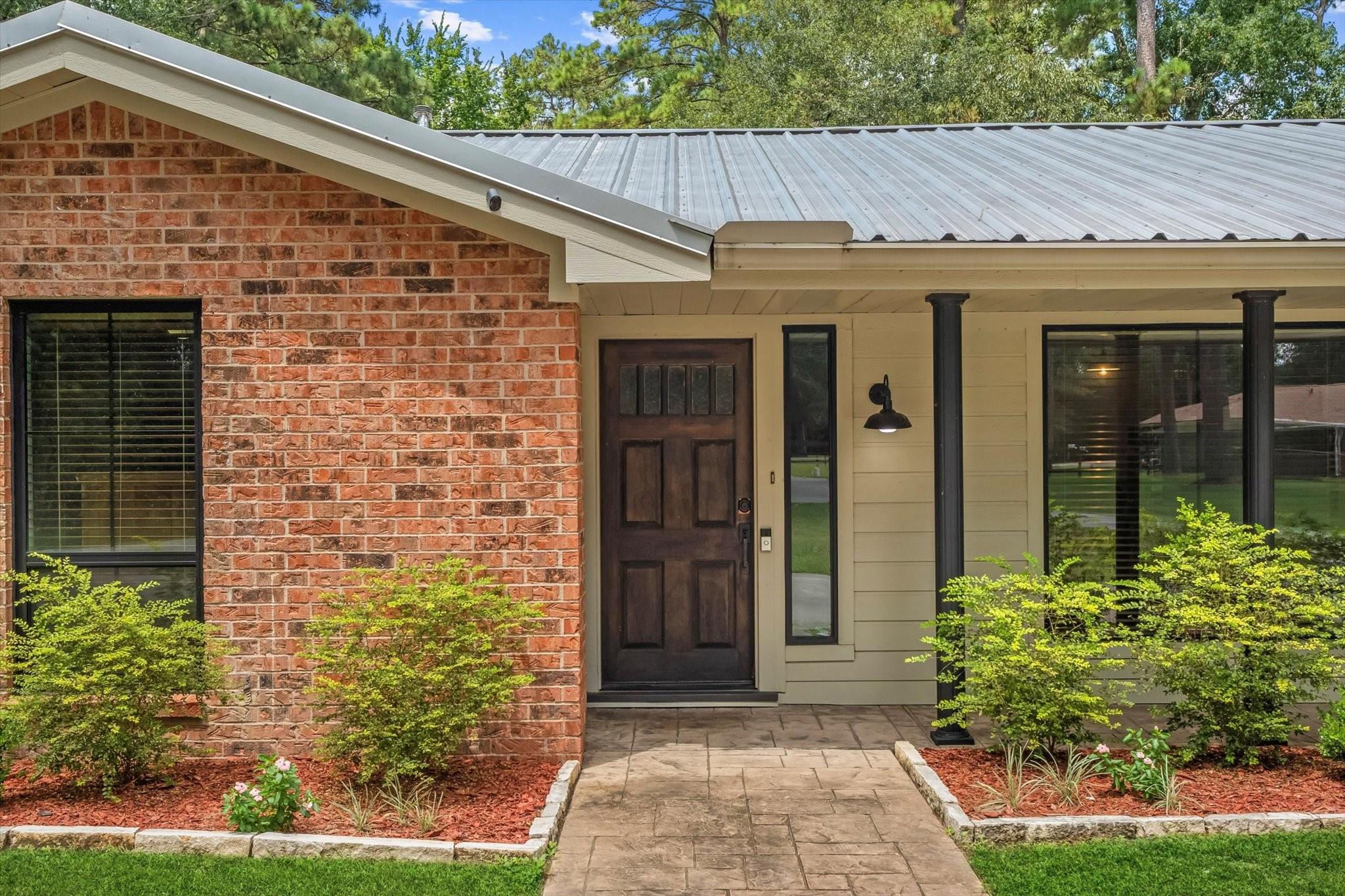 126 Lakeshore Drive