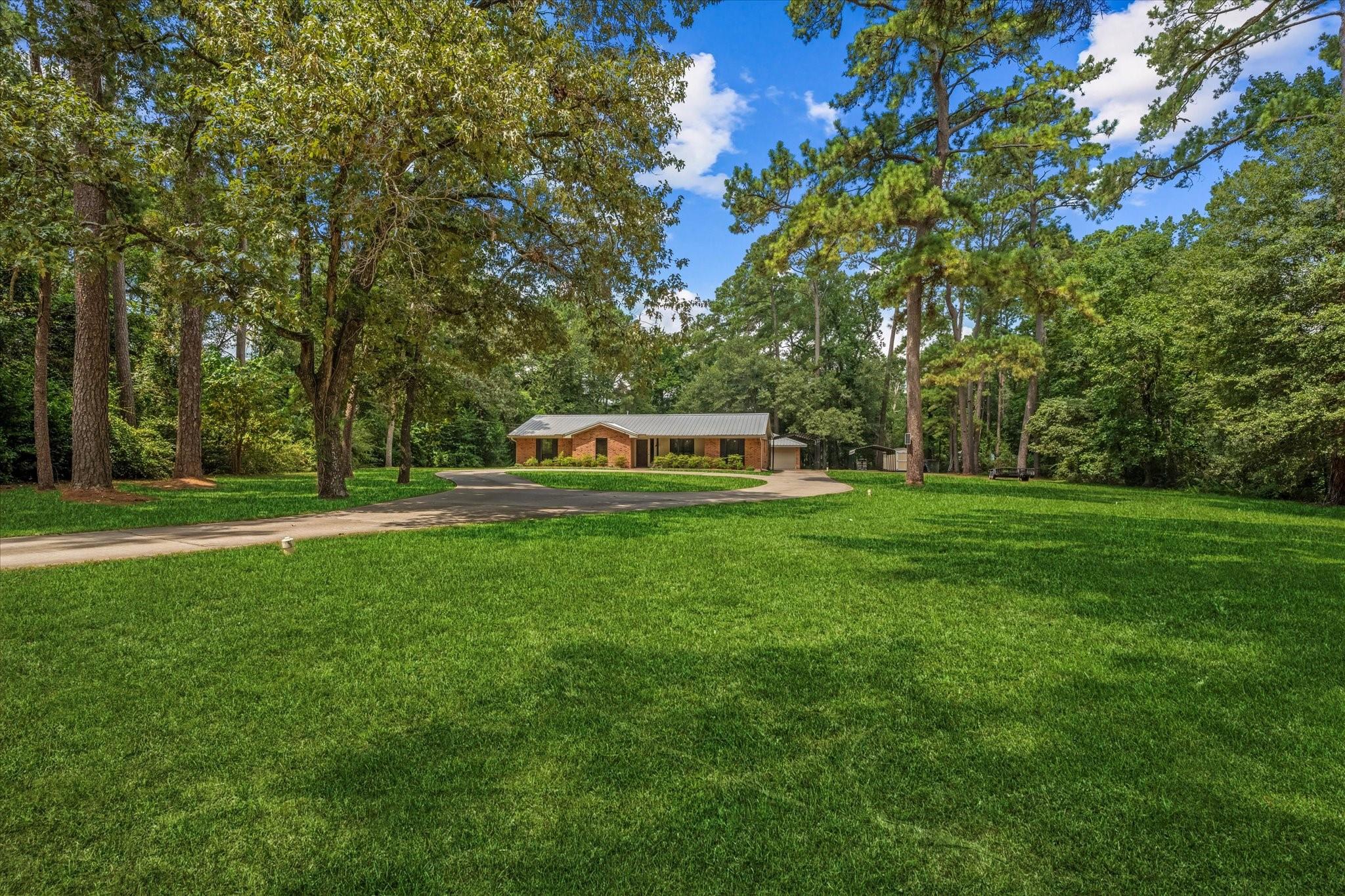 126 Lakeshore Drive