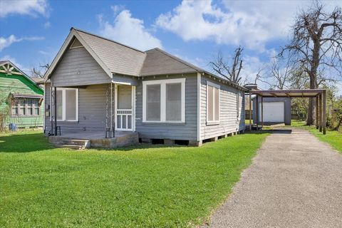 620 Apache Street Houston TX 77022