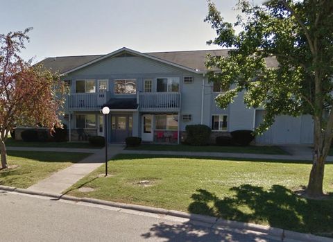 Apartment For Rent - 201 Country Club Drive<br/> Batesville, IN 47006