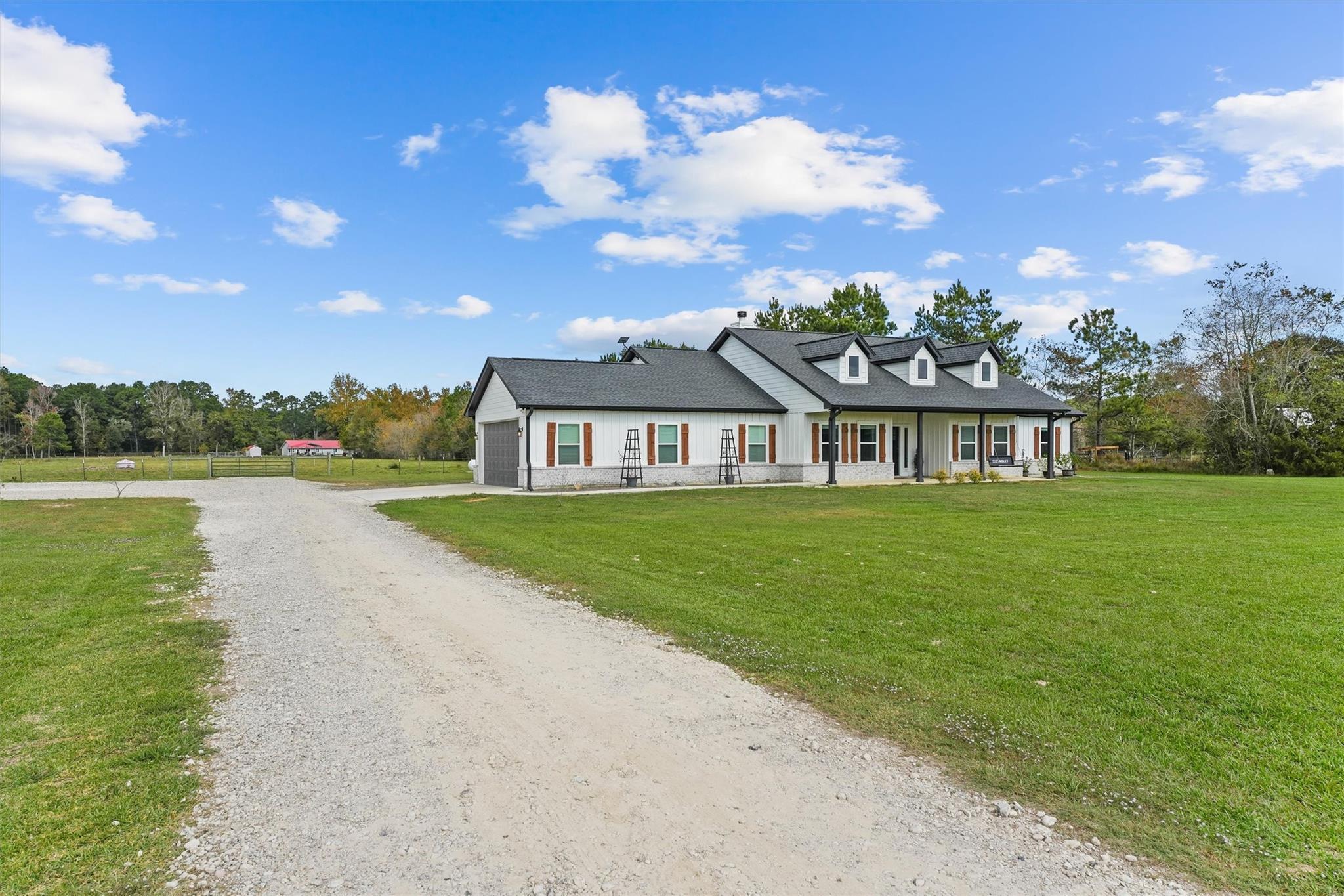 1122 County Road 2274