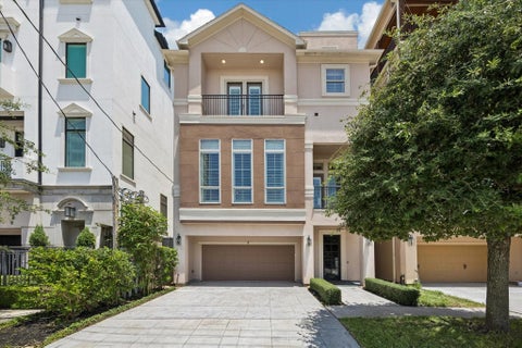 Photo of 2105 Argonne Street, Houston, TX 77019 (MLS # 35663693)