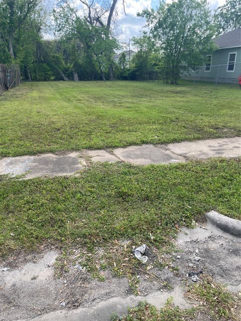 Photo of 1710 Pannell Street, Houston, TX 77020 (MLS # 77581615)