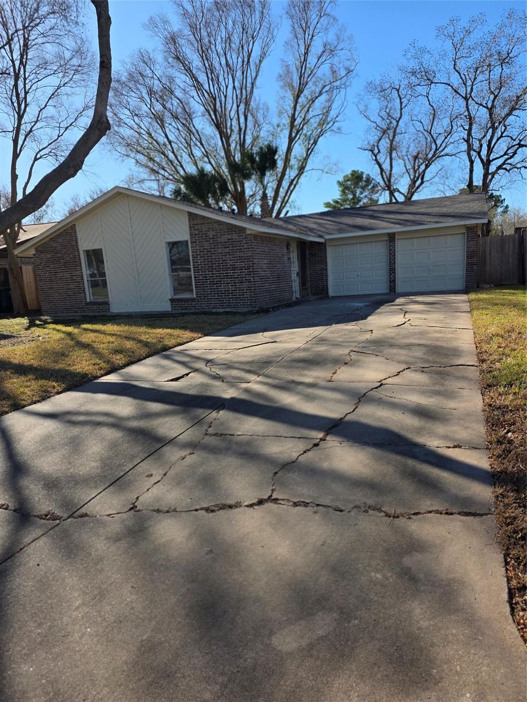 Photo of 15906 Willbriar Lane, Houston, TX 77489 (MLS # 37678951)