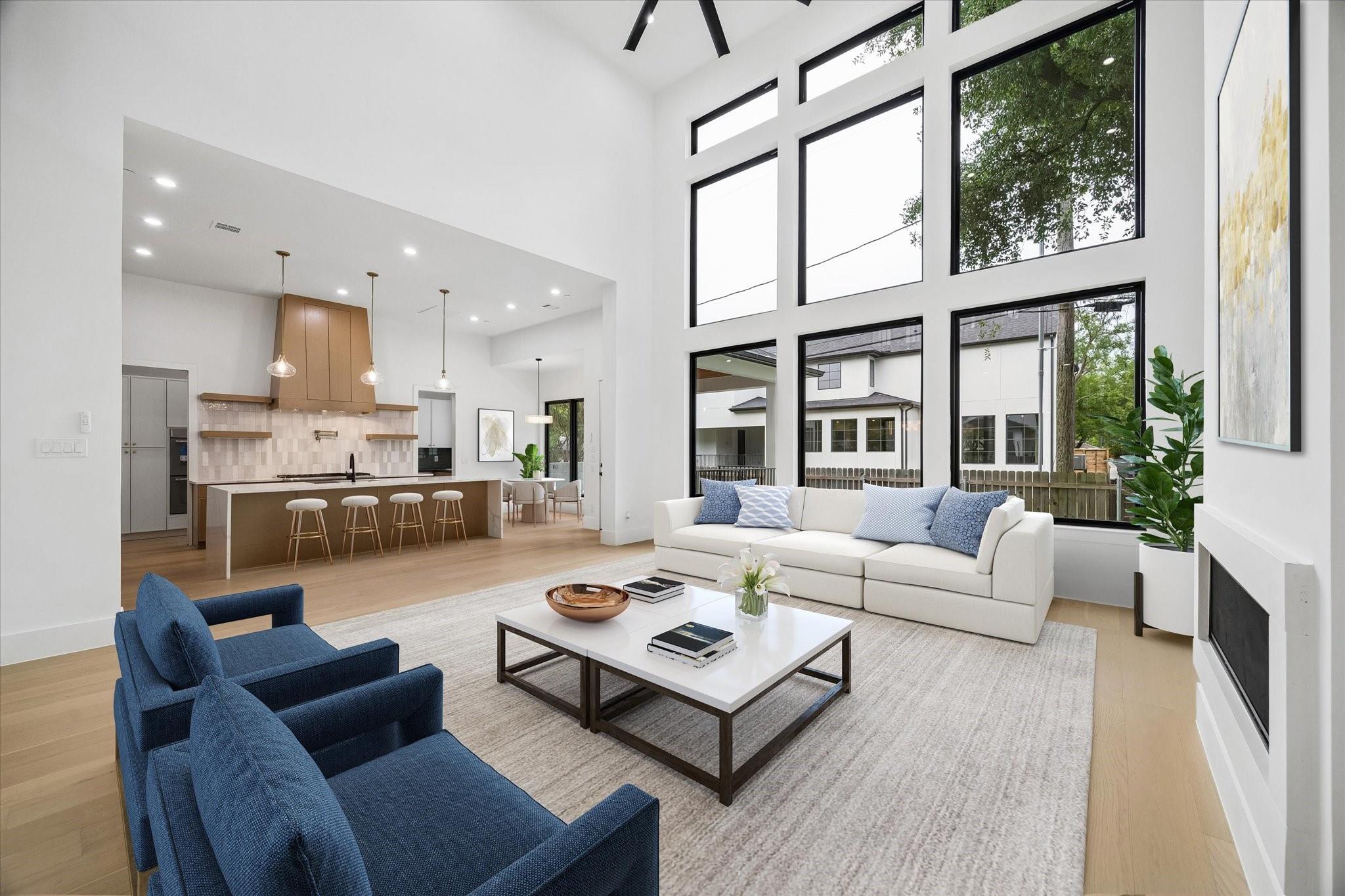 811 Woodstock