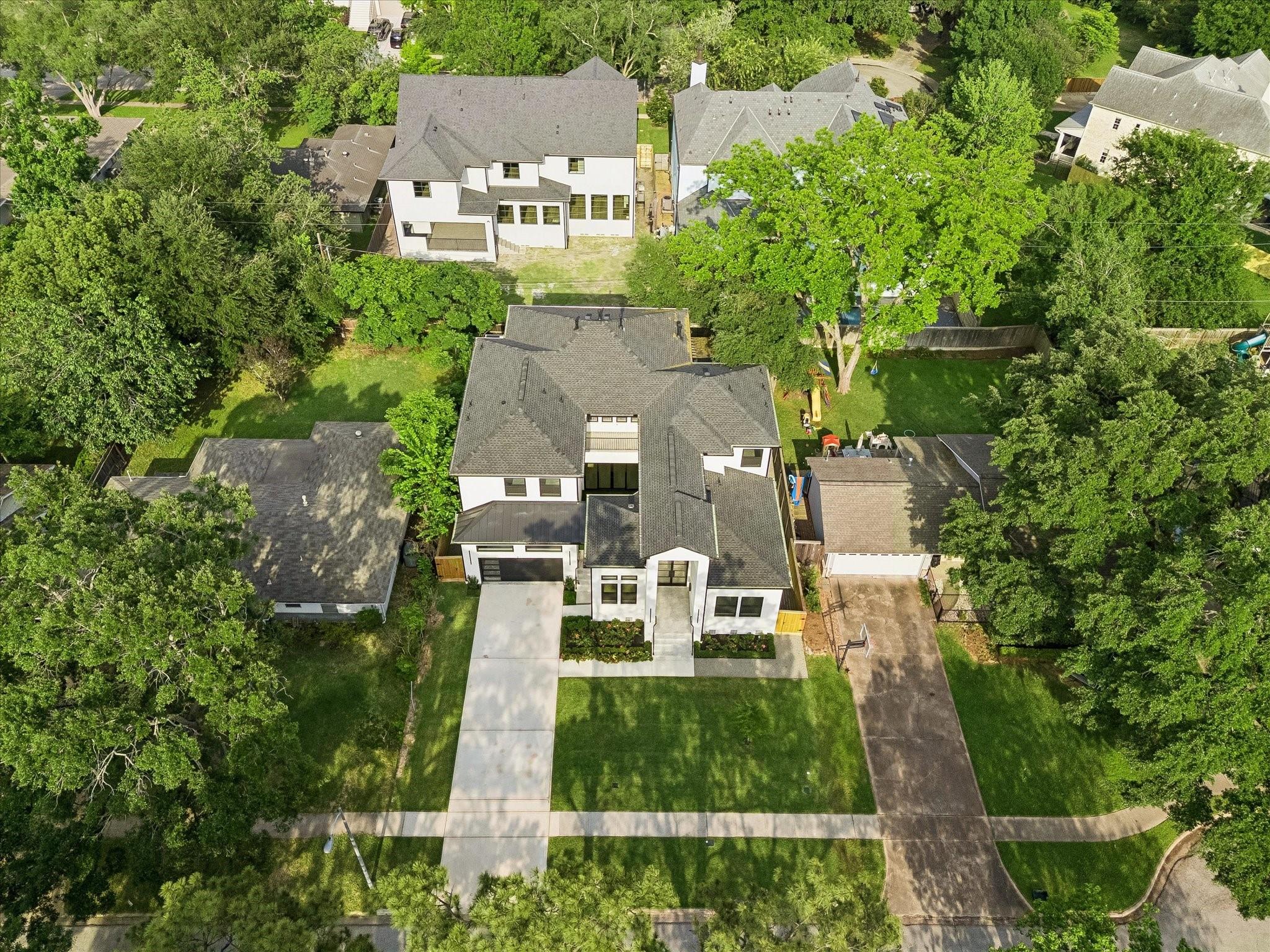 811 Woodstock
