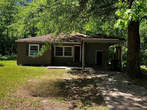 Photo of 415 2nd Street, Jasper, TX 75951 (MLS # 20468430)