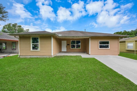 Photo of 608 Trinity Lane, Pasadena, TX 77506 (MLS # 11954811)