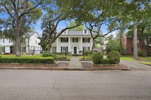 Photo of 1914 Canterbury Street, Houston, TX 77030 (MLS # 75439801)