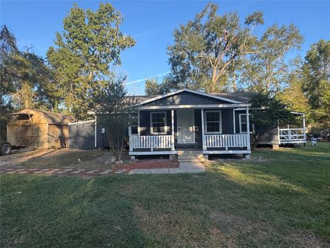 Photo of 56 W County Road 3251 W, Cleveland, TX 77327 (MLS # 92042212)