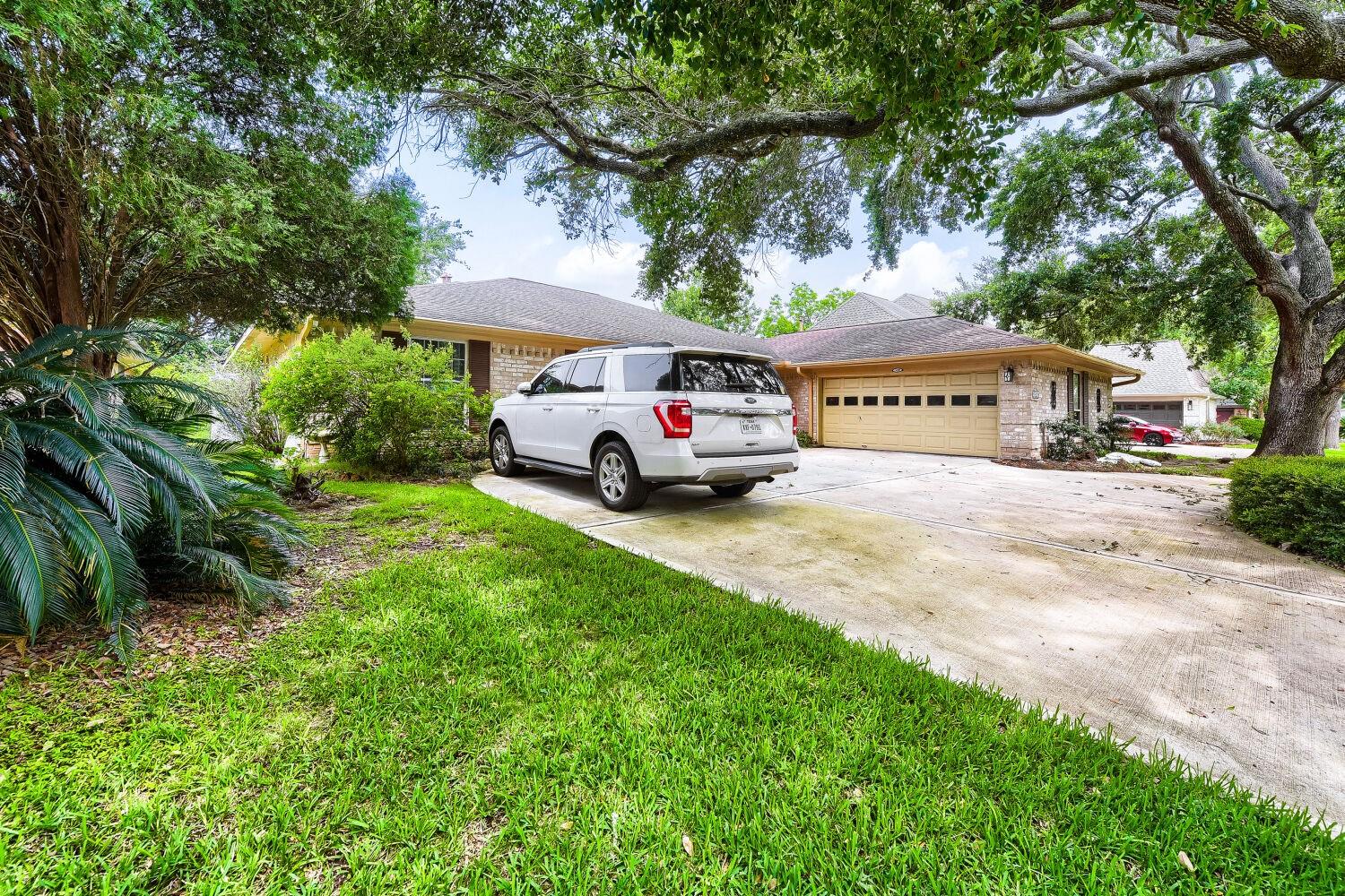 3418 Crow Valley Drive