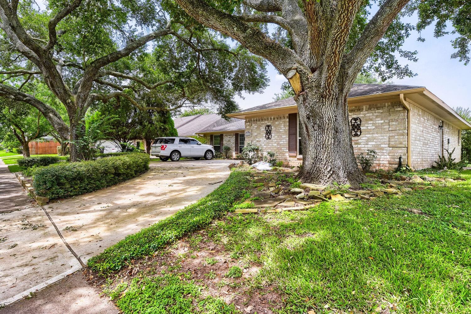 3418 Crow Valley Drive