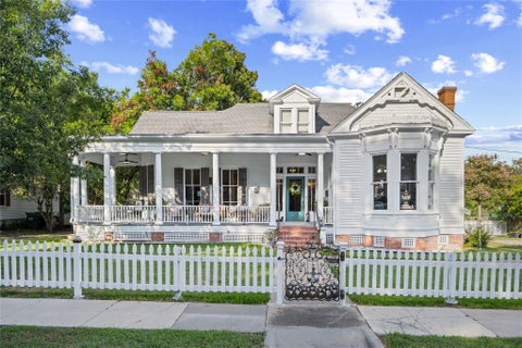 Photo of 905 S Day Street, Brenham, TX 77833 (MLS # 54878255)