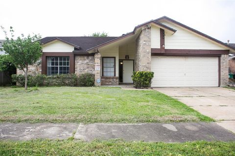 Photo of 12051 Creekhurst Drive, Houston, TX 77099 (MLS # 12390704)