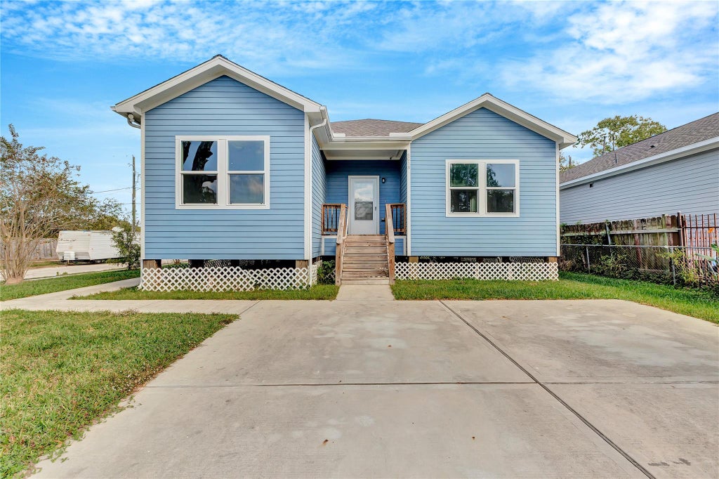 Photo of 8618 Banting Street, Houston, TX 77078 (MLS # 29751850)