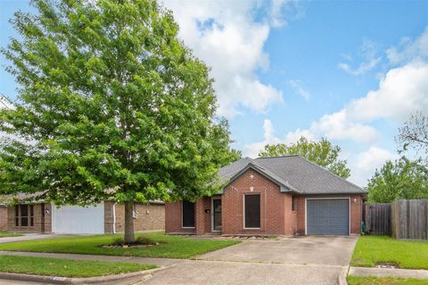 Photo of 817 Cedar Street, Deer Park, TX 77536 (MLS # 47307549)