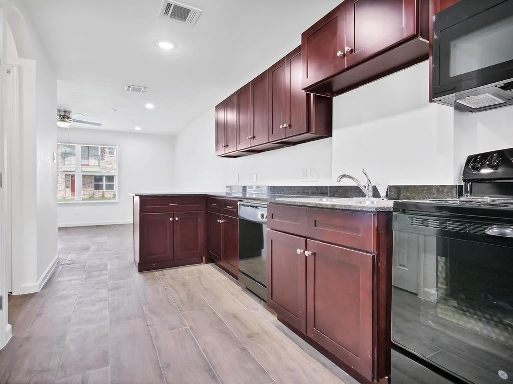 231 Fairfax Lane