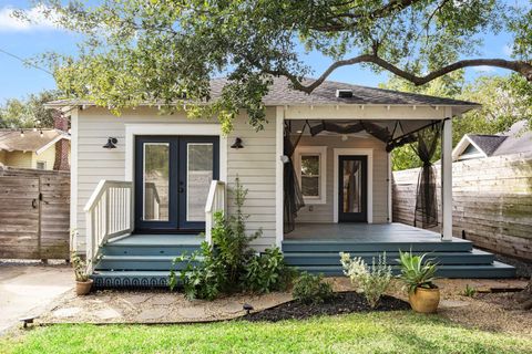 Photo of 1131 Walling Street, Houston, TX 77009 (MLS # 84879029)