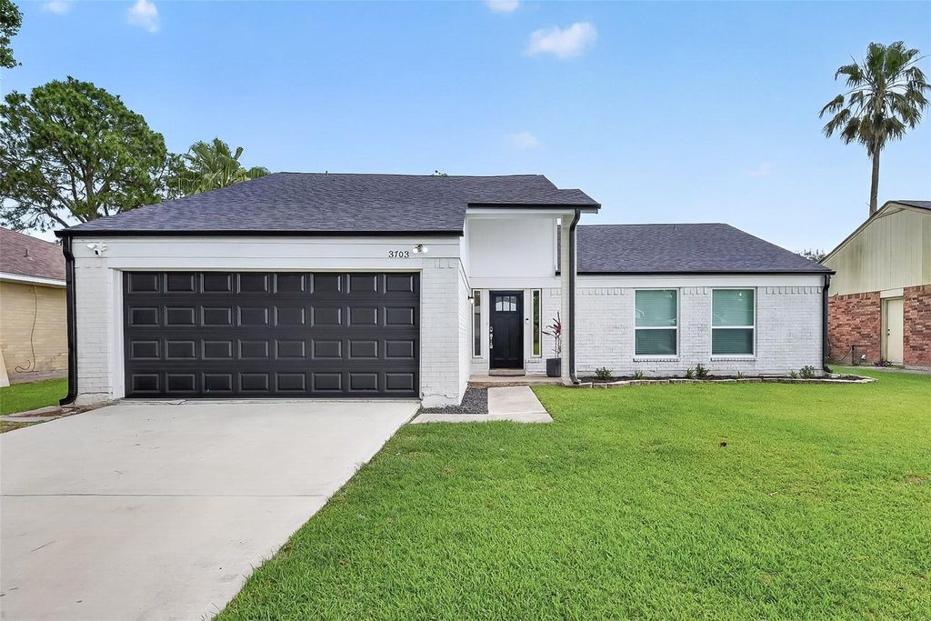 Photo of 3703 Misty Cove Court, Dickinson, TX 77539 (MLS # 40311211)