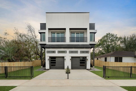 Photo of 4931 Rue Street, Houston, TX 77033 (MLS # 11299798)