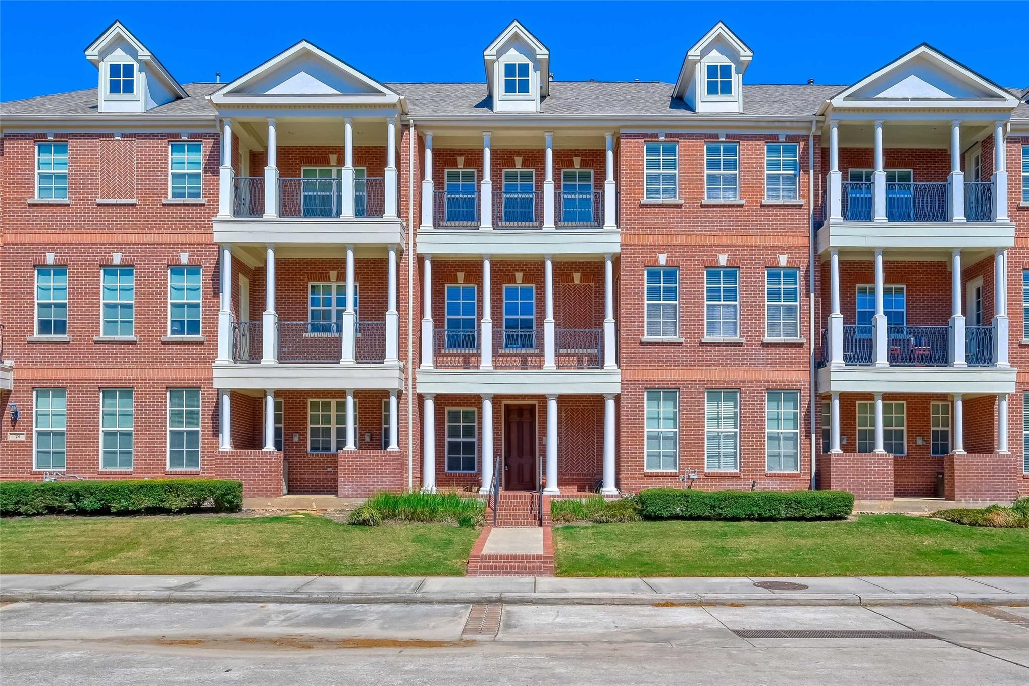 74 Shell Port Square