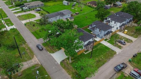 Tiny photo for 9005 Hilda Street, Houston, TX 77033 (MLS # 13796620)