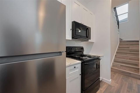 Tiny photo for 9005 Hilda Street, Houston, TX 77033 (MLS # 13796620)