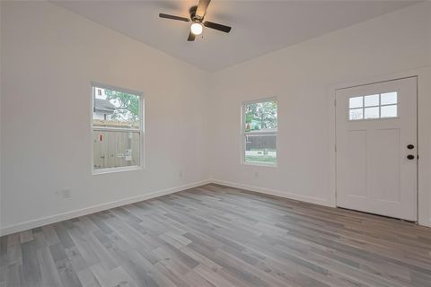 Tiny photo for 9005 Hilda Street, Houston, TX 77033 (MLS # 13796620)
