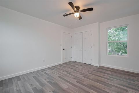 Tiny photo for 9005 Hilda Street, Houston, TX 77033 (MLS # 13796620)