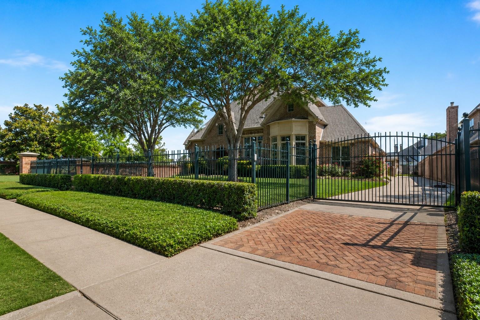 30 Waters Lake Boulevard