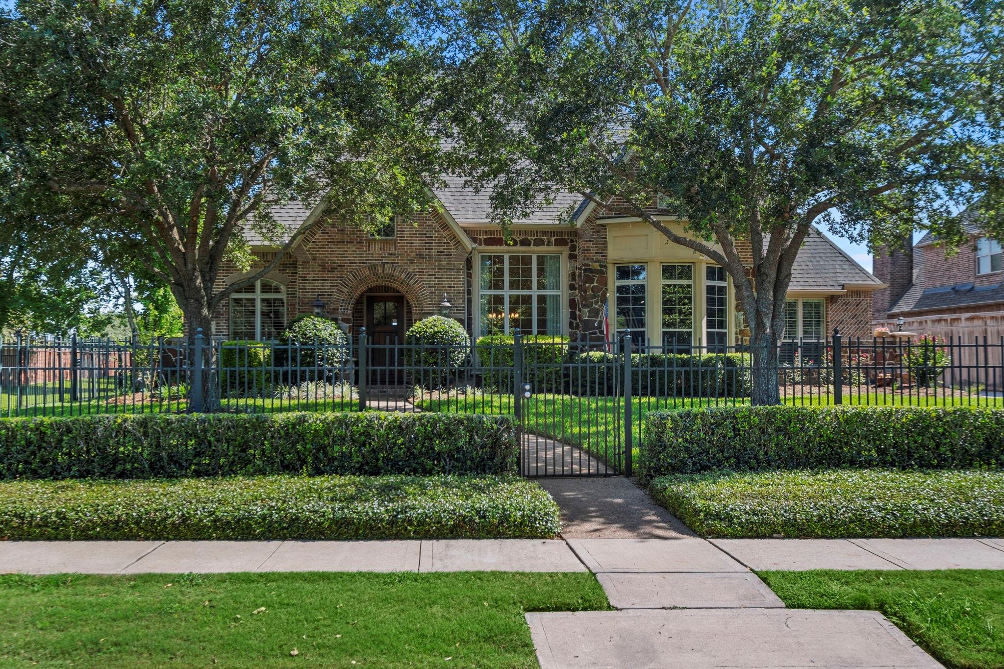 30 Waters Lake Boulevard