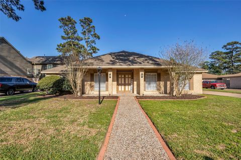 Photo of 4801 Summer Lane, Baytown, TX 77521 (MLS # 71072057)